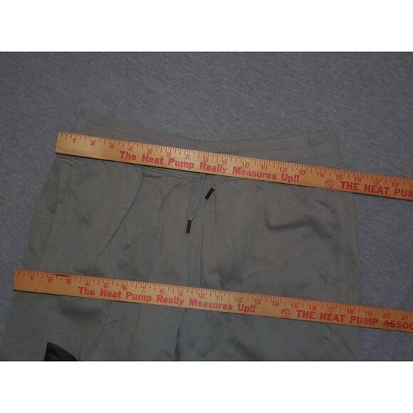 Under Armour Shorts Sz L Men Big Logo Sportswear Gray‎ Athleisure - Picture 4 of 8